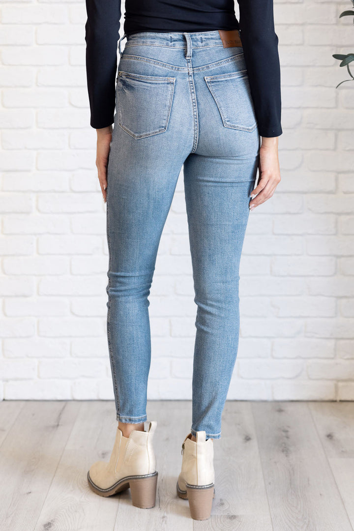 Judy Blue High Rise Contrast Wash Skinny Jeans