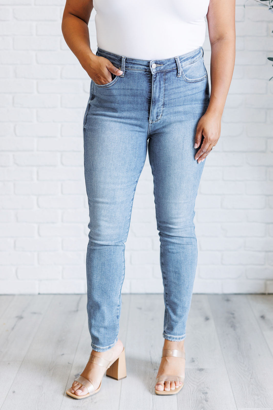 Judy Blue High Rise Contrast Wash Skinny Jeans