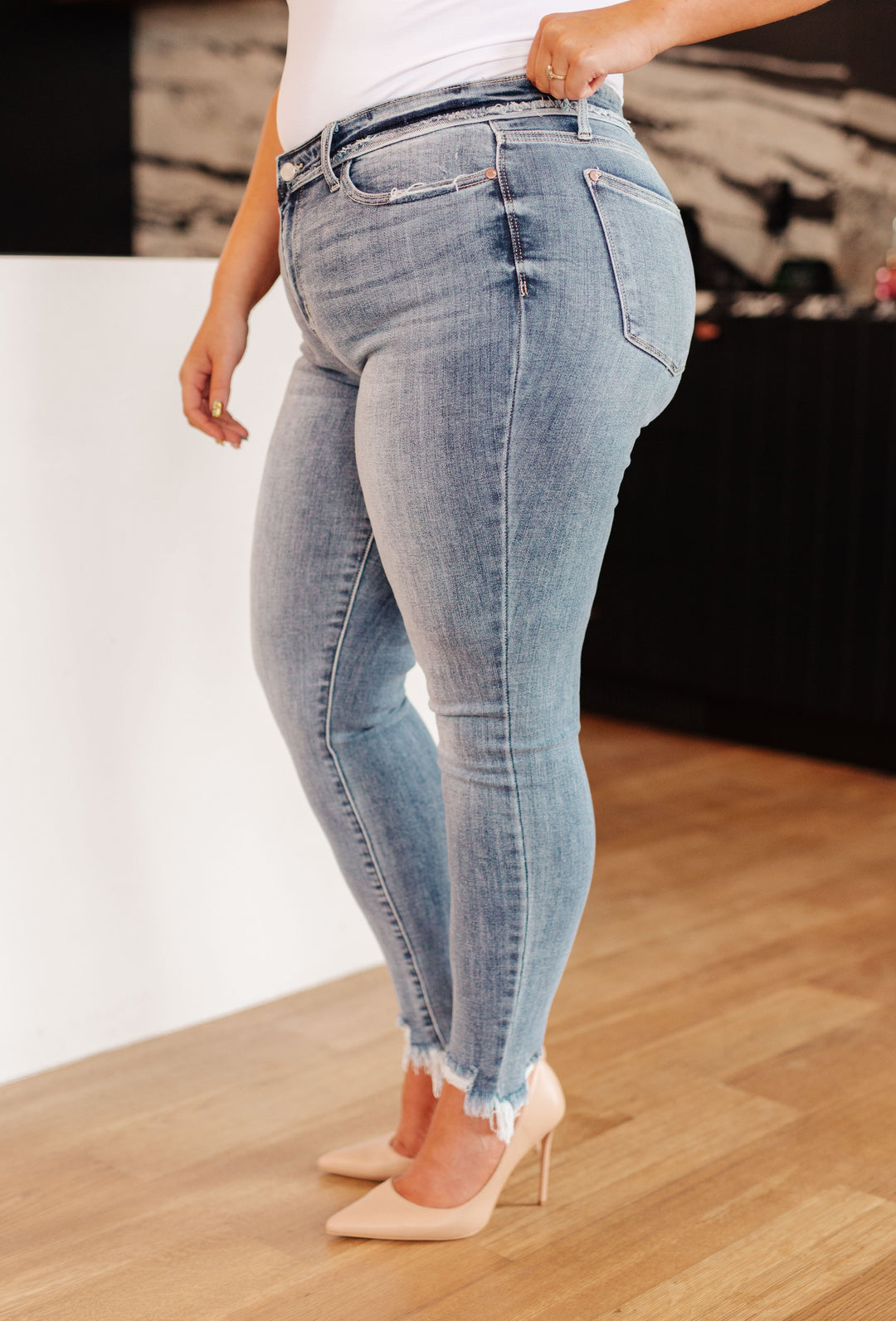 Judy Blue Mid Rise Raw Edge Skinny Jeans